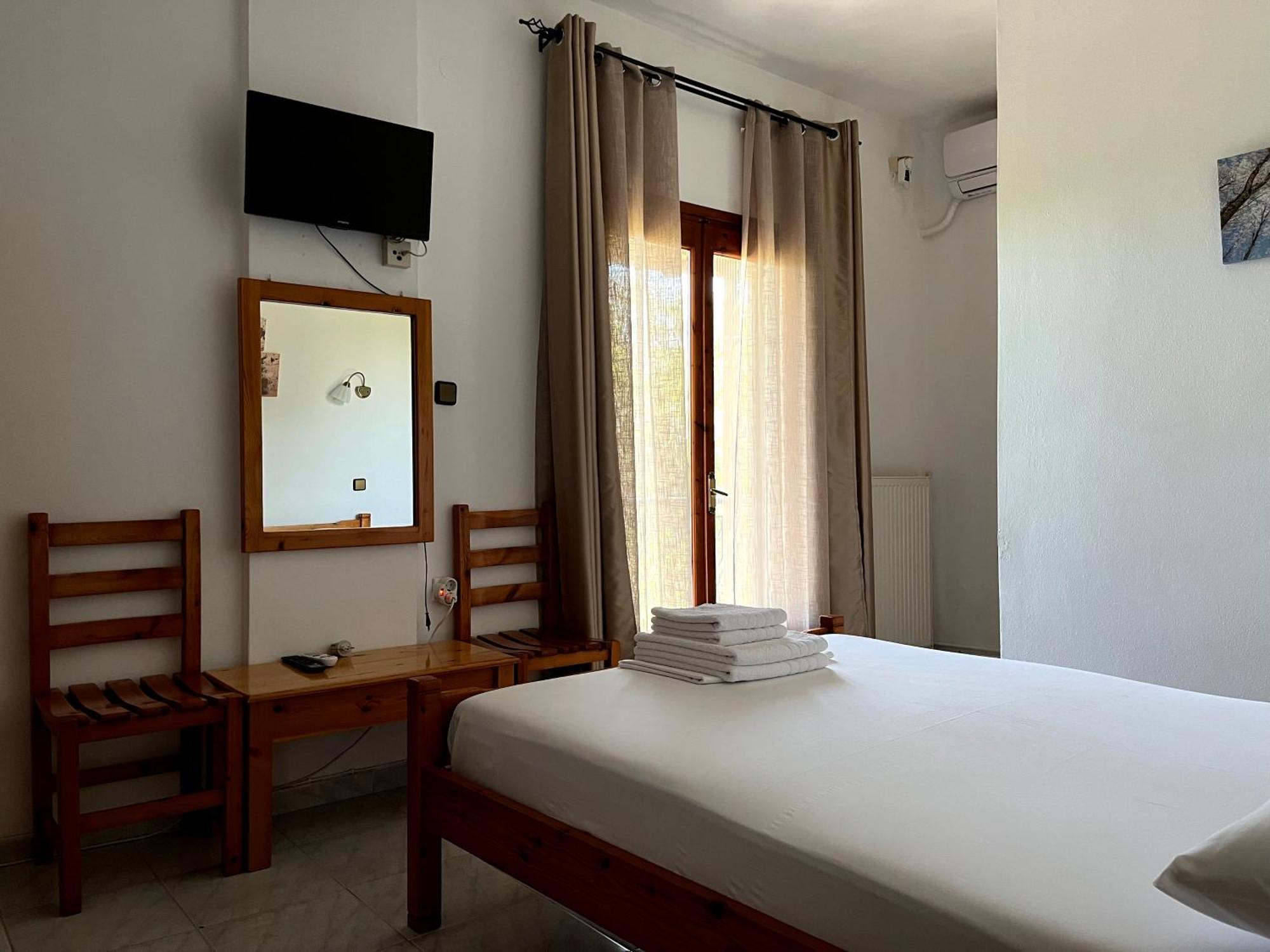 Akamatis Giorgos Hotel Therma  Bilik gambar